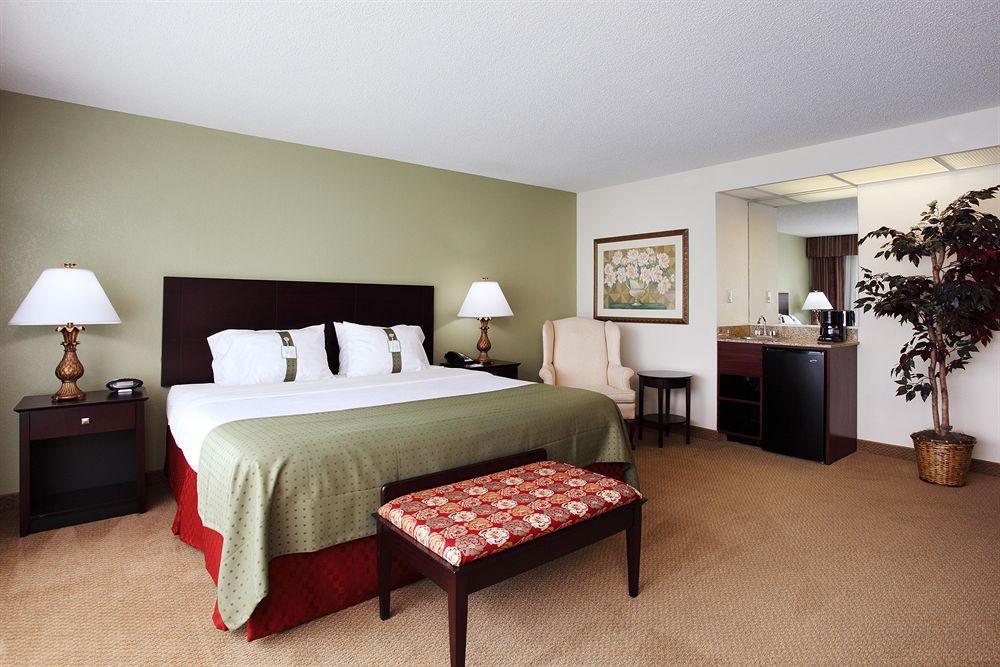West - Cedar Bluff By Ihg