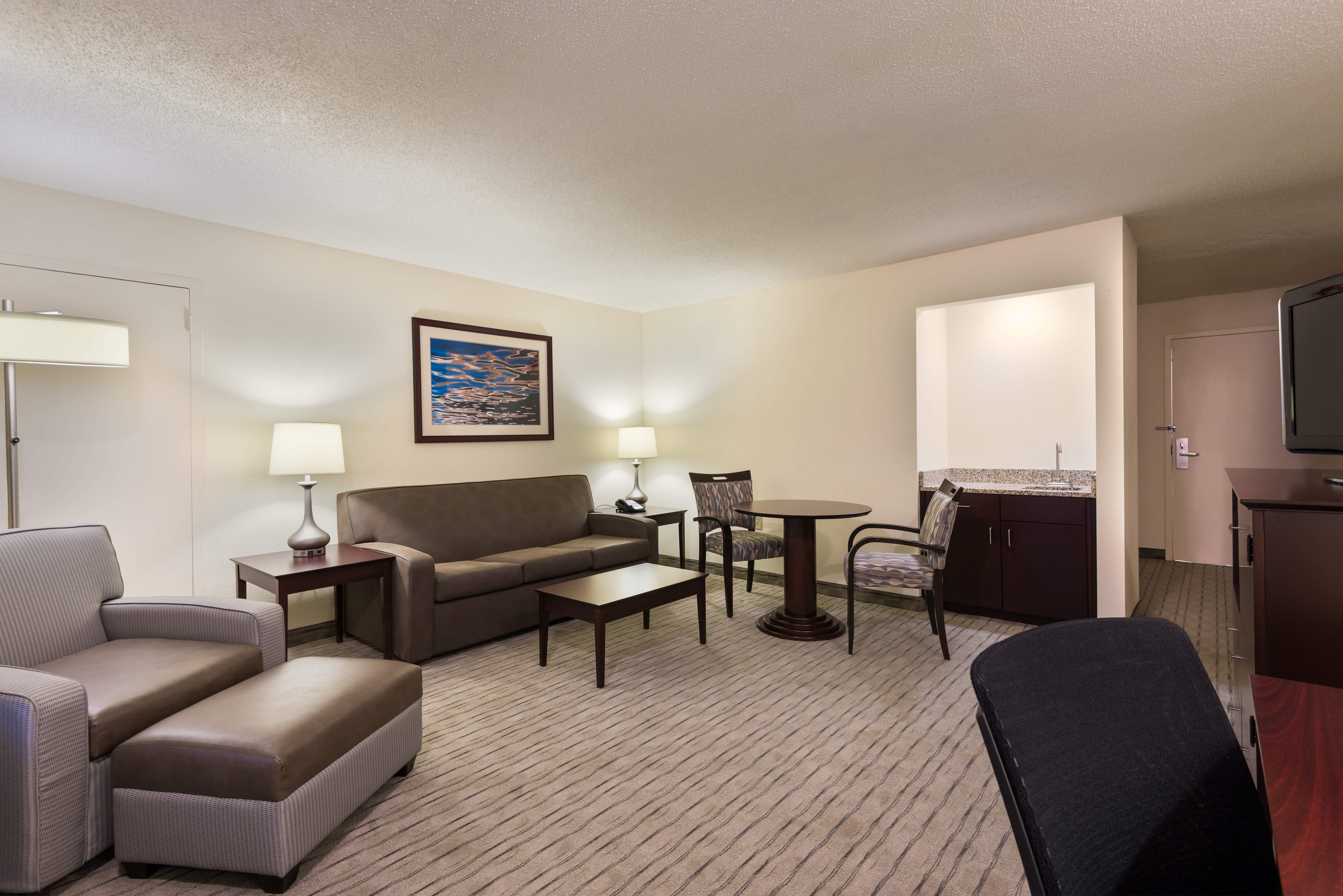 West - Cedar Bluff By Ihg Hotel