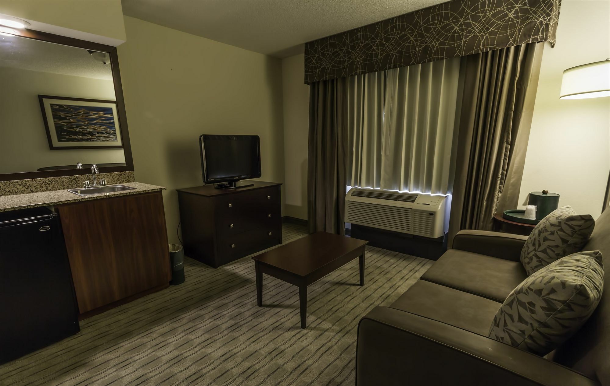 West - Cedar Bluff By Ihg 3*