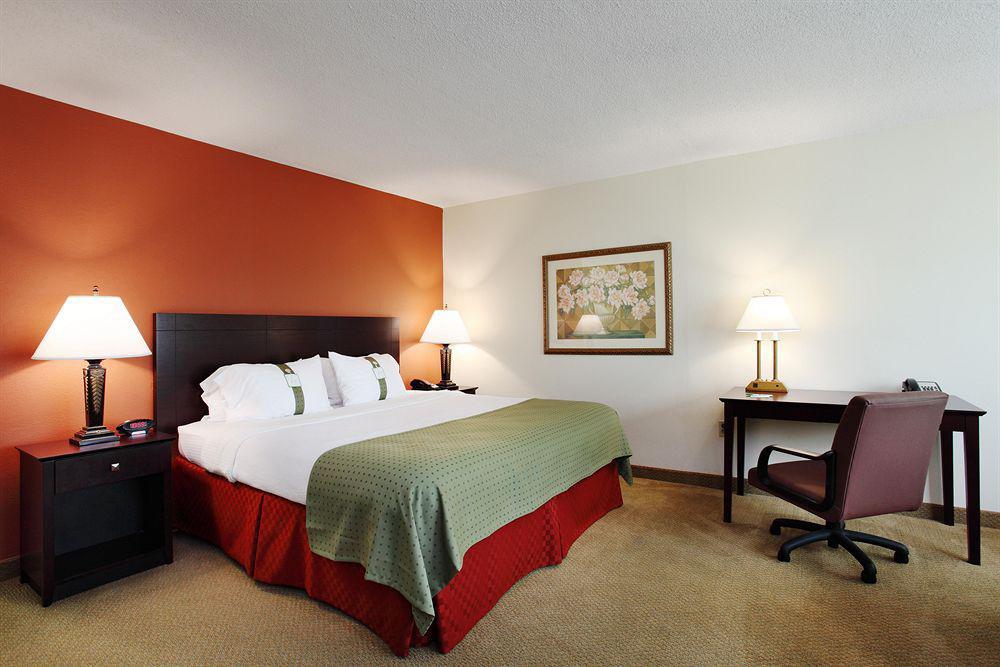 Hotel West - Cedar Bluff By Ihg